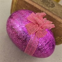 pap-paaskeaeg-metalfolie-beklaedt-pink-sloejfe-gammel-paaskepynt-GDR